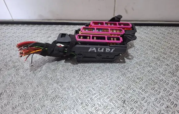 Audi A4 S4 B8 8K Fuse module 8K2971845A