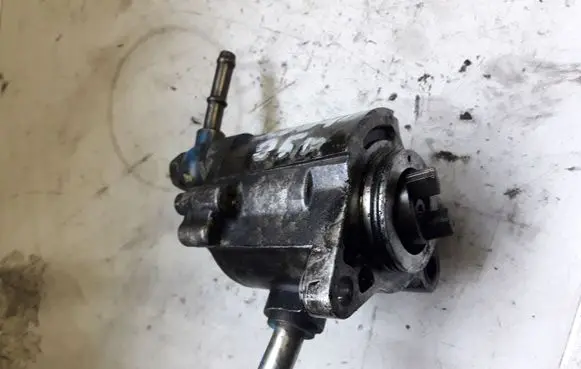 Toyota Corolla E120 E130 Vacuum pump