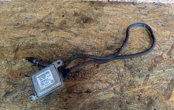 Mercedes-Benz ML W166 Lambda probe sensor A0009057100 120718069305 5WK96683A