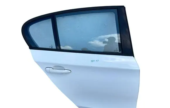 BMW 1 E81 E87 Rear door