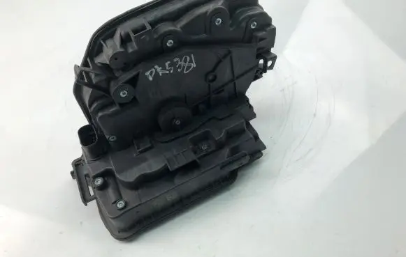 BMW X5 F15 Coupe door lock (next to the handle) 18427810