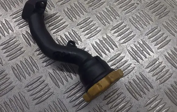 Subaru Legacy Oil fill pipe 
