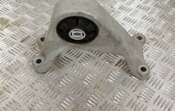 Nissan Ariya Engine mount bracket