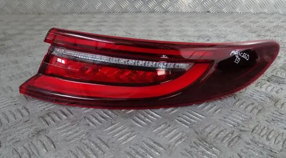 KIA Pro Cee'd III Rear/tail lights 92402-J7200