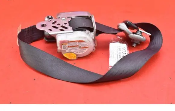 Suzuki Swift I Front seatbelt 84920-62K0
