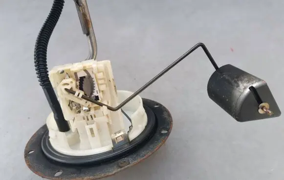 Toyota Avensis Verso Fuel level sensor 
