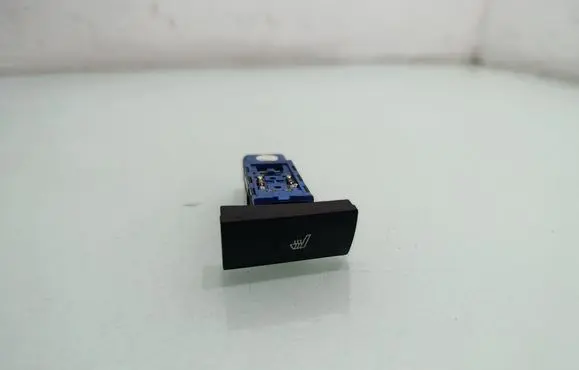 KIA Sorento Seat heating switch 621W05010