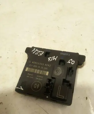 Mercedes-Benz E W211 Door control unit/module 2118201526 356805