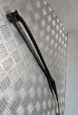 Lexus GS 300 350 430 450H Front wiper blade arm