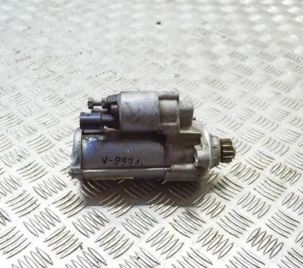 Volkswagen Golf VII Starter motor 02E911024B 0001179519