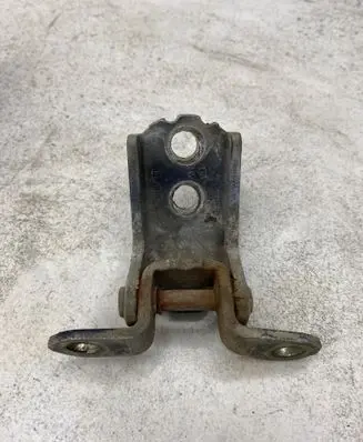 Nissan Pathfinder R51 Front door lower hinge 