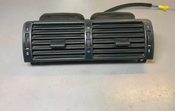 BMW 3 E46 Dash center air vent grill 8363199 64228363199