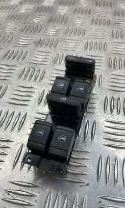 Volkswagen PASSAT B5.5 Electric window control switch 1J49598570