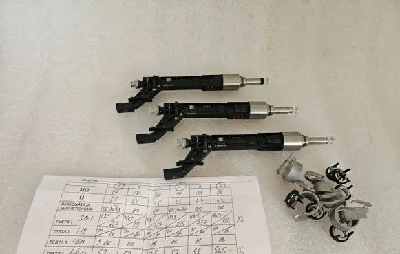 Porsche Cayenne (9Y0 9Y3) Fuel injector 06M906036AD