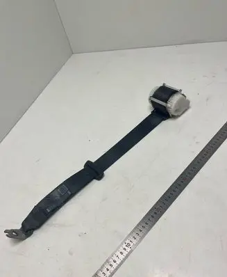 Volkswagen PASSAT B6 Rear seatbelt 193857737A