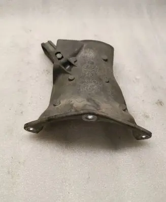 Audi A8 S8 D2 4D Rear differential/diff mount bracket 4D0501719B