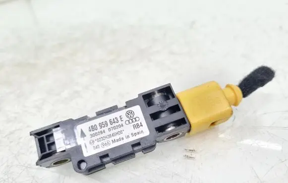 Audi A3 S3 8P Airbag deployment crash/impact sensor 4B0959643E