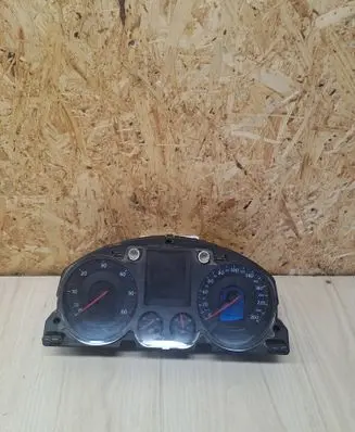 Volkswagen PASSAT B6 Speedometer (instrument cluster) A2C53194181