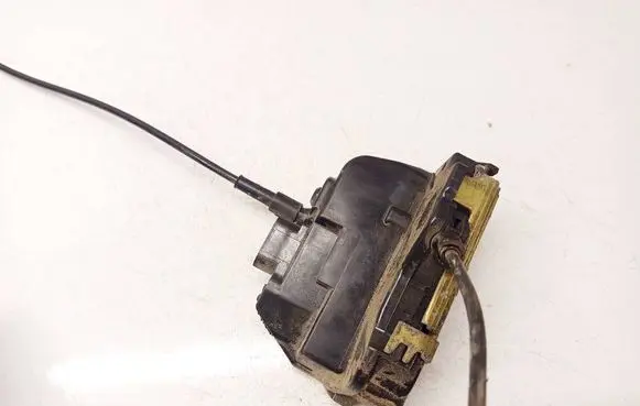 Nissan Primera Rear door lock 