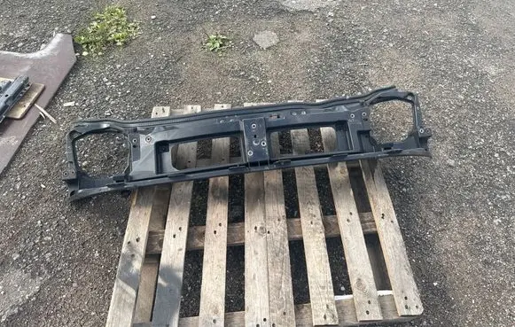 Opel Vivaro Radiator support slam panel 8200411916 93854278 8200411923