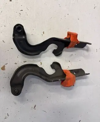 Dodge Durango Engine bonnet/hood hinges 62777A
