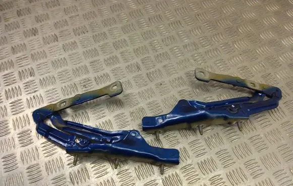 Tesla Model 3 Tailgate/trunk/boot hinge 109282100e