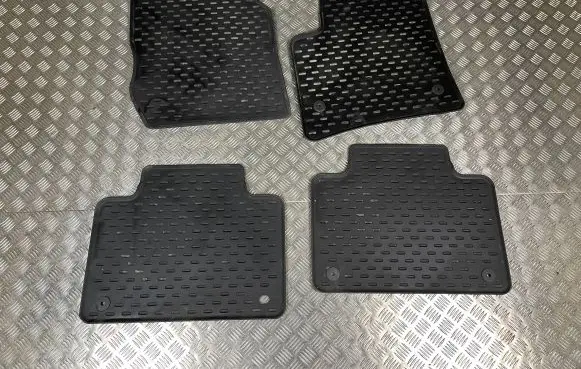 Porsche Cayenne (9PA) Car floor mat set 95504480261