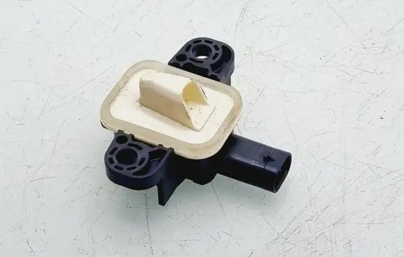 Mercedes-Benz B W246 W242 Airbag deployment crash/impact sensor A1668210351