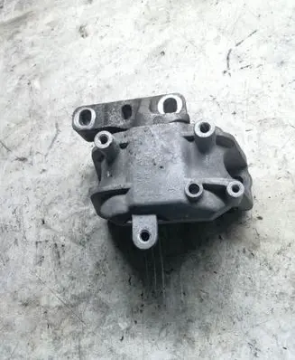 Audi A3 S3 A3 Sportback 8P Engine mount bracket 1K0199262