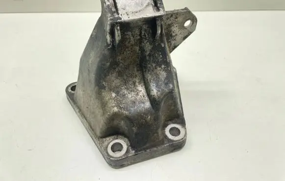 Audi A6 S6 C5 4B Engine mounting bracket 4B0199308E 085569