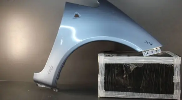 Mitsubishi Colt Fender mounting bracket 