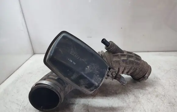 Nissan Pathfinder R51 Air intake hose/pipe