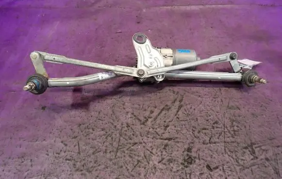 BMW X3 E83 Front wiper linkage and motor 67636914577