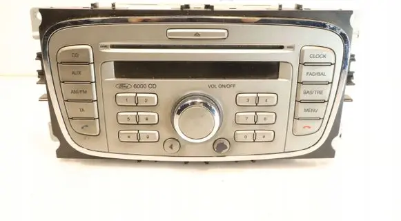 Radio/GPS head unit trim