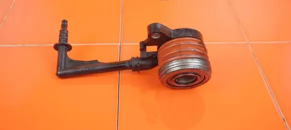 Nissan Juke I F15 Clutch slave cylinder 306206822R 21MB38