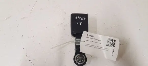 Toyota Corolla Verso AR10 Middle seatbelt buckle (rear) E034601