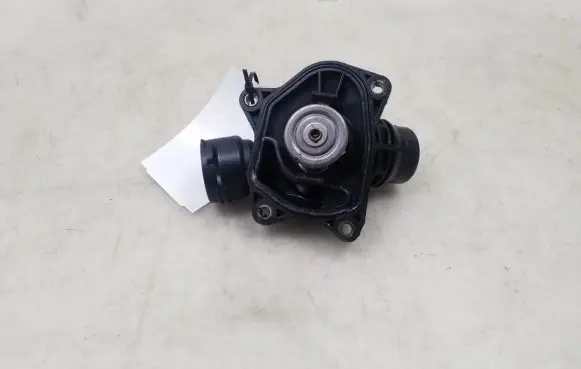 BMW 5 E60 E61 Thermostat 7785053