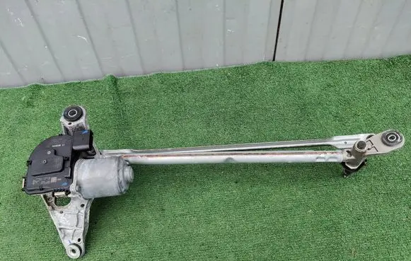 Audi Q3 F3 Front wiper linkage and motor 83B955023A 83B955119