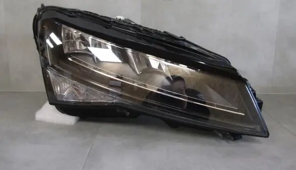Skoda Superb B8 (3V) Headlight/headlamp 3V1941016C