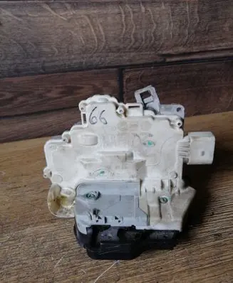 Audi A6 S6 C6 4F Front door lock