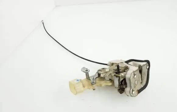 Toyota Yaris Rear door lock
