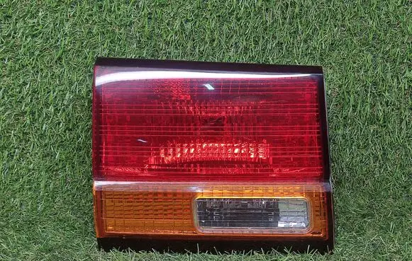 Nissan Elgrand Tailgate rear/tail lights
