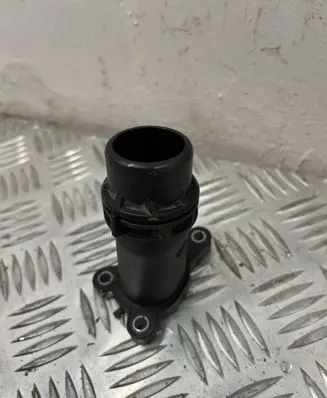 BMW 2 F46 Engine coolant pipe/hose 8511205