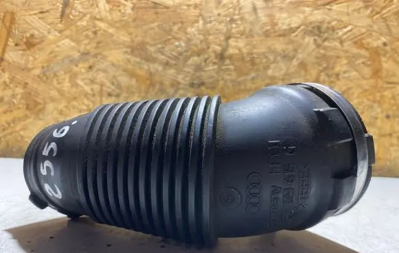 Air intake hose/pipe