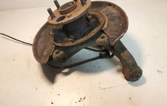 Toyota Avensis T220 Rear wheel hub
