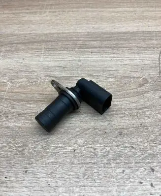 BMW X5 E53 Crankshaft position sensor 1709616 0460007