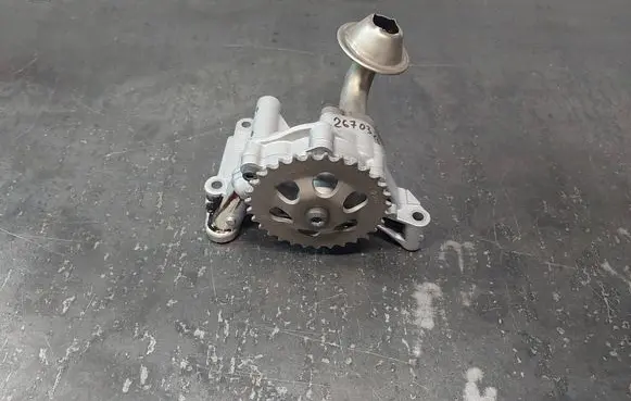Audi A4 S4 B6 8E 8H Oil pump 06A115105B 06A115121