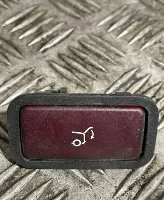Mercedes-Benz E W211 Tailgate/boot open switch button 2118219551 31020302
