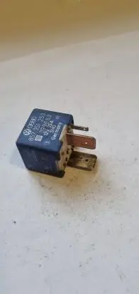 Volkswagen Golf II Other relay 857951253 899663