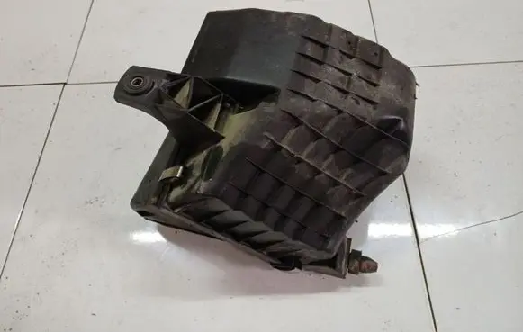 Audi A4 S4 B5 8D Air filter box 